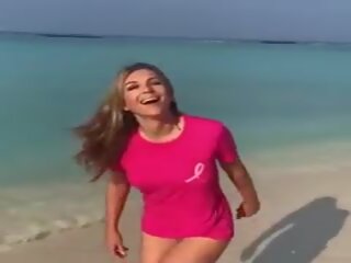 Elizabeth hurley - kawalan ng pang-itaas bikini swimsuit 2017-18: malaswa video 1a | xhamster