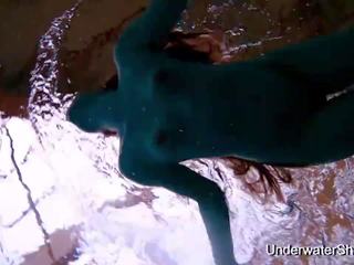 Extraordinary bobler rumpe tenåring simonna undervann, xxx film 02