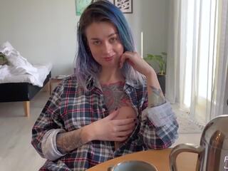 Mladý manželka miluje ráno špinavé video - semeno v môj coffee. | xhamster