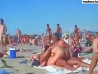 Публичен нудисти плаж суингър секс видео в лято 2015