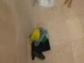 Amatur warga latina fucked dalam bilik mandi