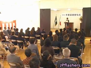 Japānieši stunner laikā graduation